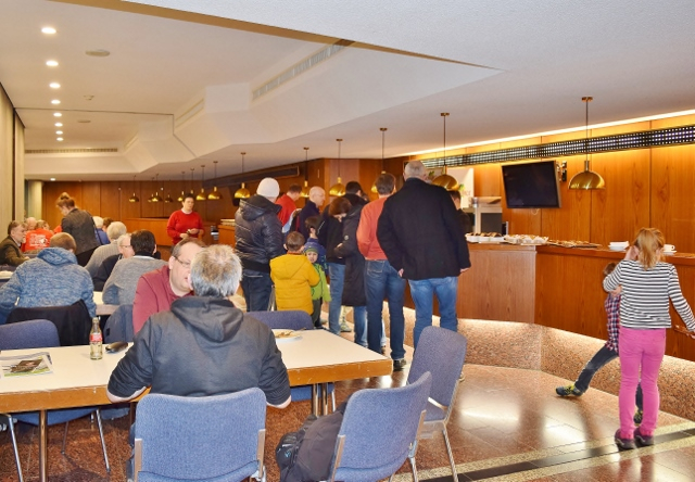 Auch ein großer Andrang wird bewältigt - Gastronomie Stadtgarten Auch ein großer Andrang wird bewältigt - Gastronomie Stadtgarten